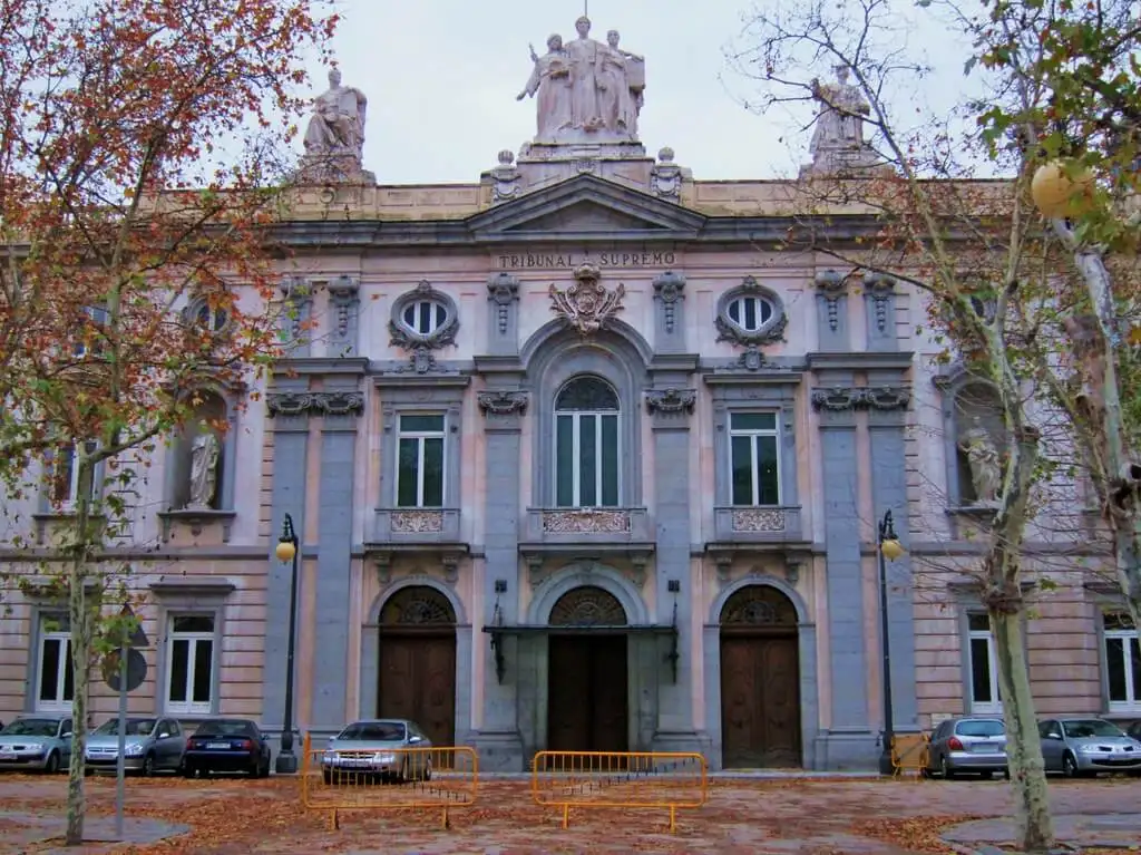 Derecho y tribunales: un análisis de los juicios en España